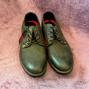 Black brand new Levi’s men’s dress shoes, size 13